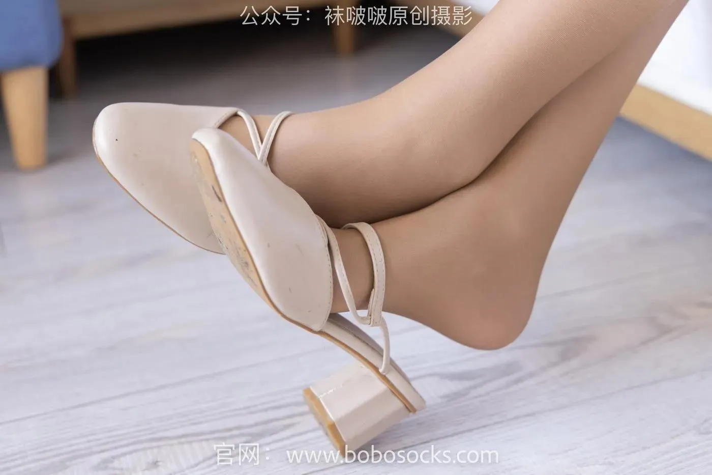 [BoBoSocks袜啵啵]NO.149 小甜豆-高跟鞋、咖啡色丝袜、肉丝打底 [149P]插图2